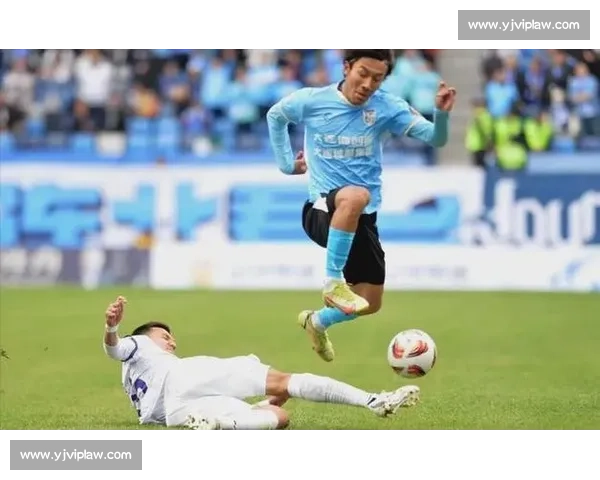 半场战报：申花 1-2 大连英博 吕焯毅世界波点燃赛场